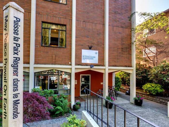 HI Vancouver Downtown hostel entrance