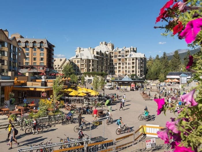 WT-Whistler-Skiers-Square